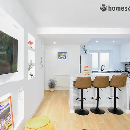 Apartment A-entire 1 Minute From The Historical Center